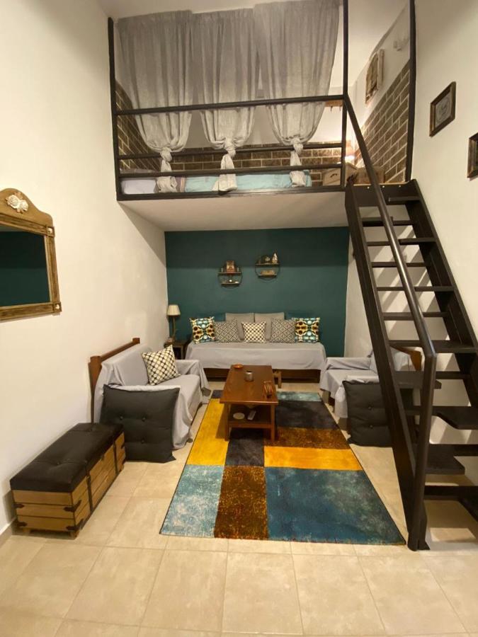 Small Cosy House Lavrion Apartment Exterior foto
